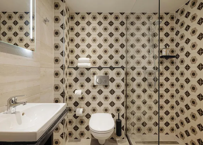 Hotel Leonardo Savoy 4*