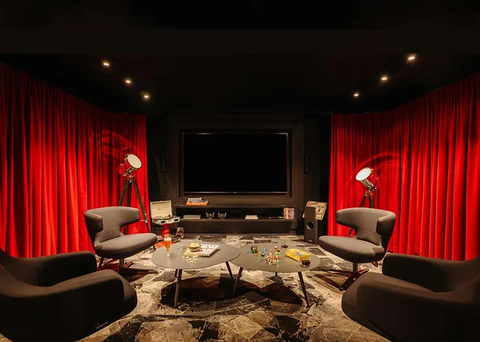 Hotel Leonardo Savoy 4*