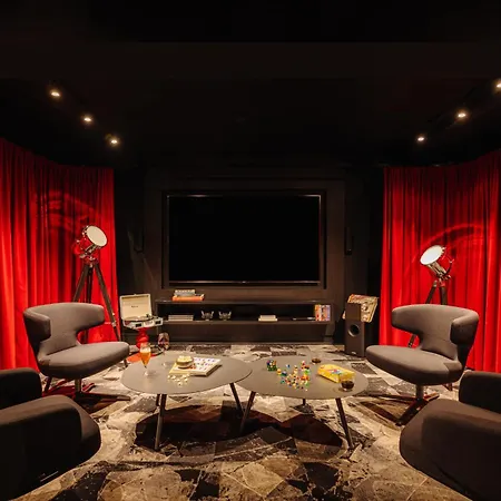 Savoy 4*
