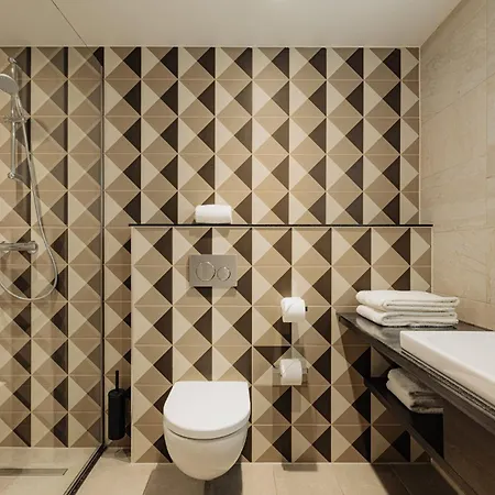 فندق Leonardo Savoy 4*